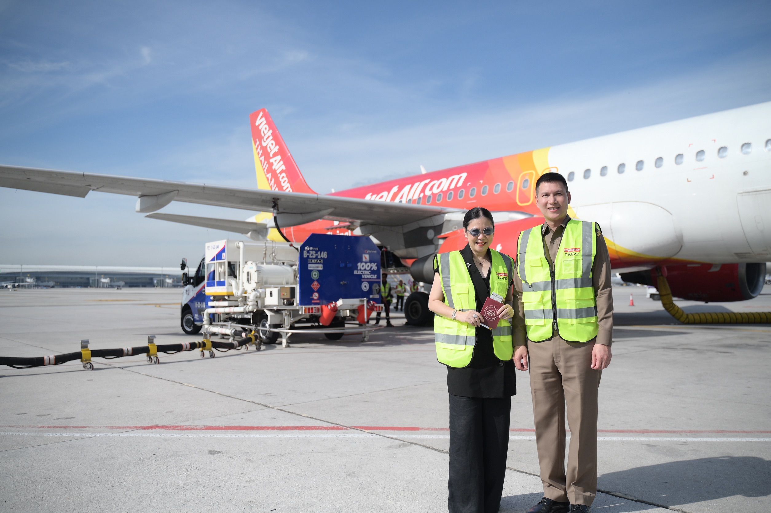 ททท. ร่วมคิกออฟ “Green Route” เที่ยวบินปฐมฤกษ์เติมเชื้อเพลิงยั่งยืน กรุงเทพฯ–ฟูก๊วก-กรุงเทพฯ กับ VietJet Airline จุดพลัง Sustainable Tourism ในอาเซียน