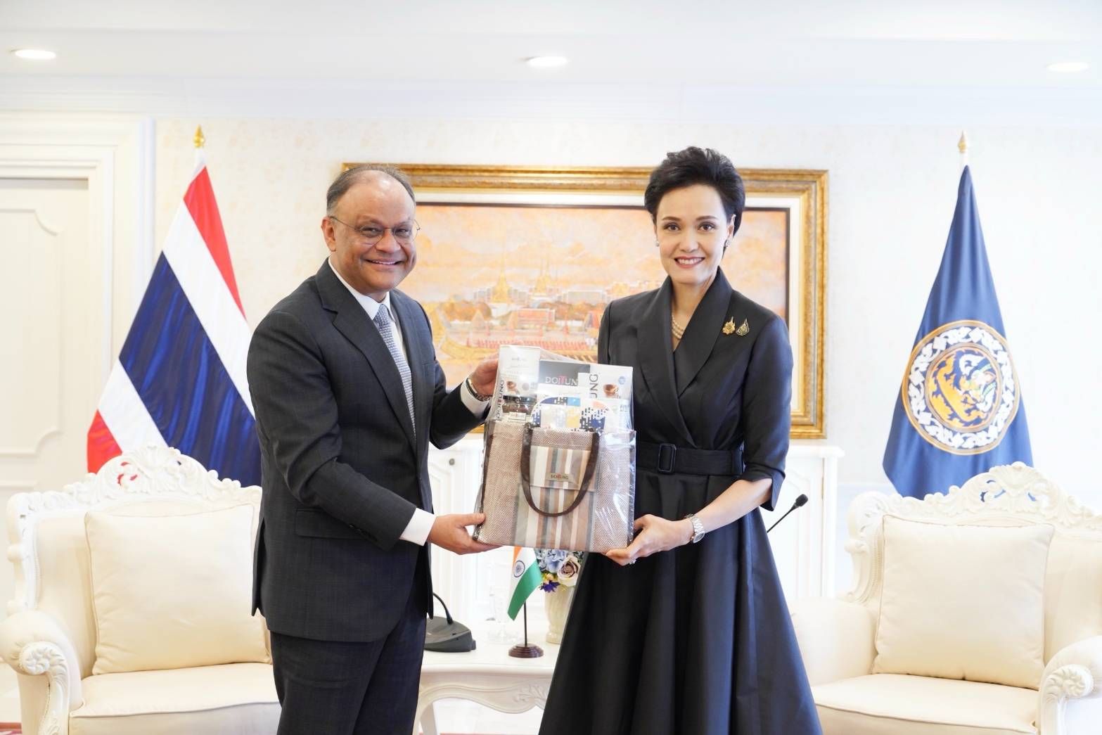 รัฐมนตรีว่าการกระทรวงพาณิชย์” หารือ “ทูตอินเดีย” ปักหมุดหุ้นส่วนเศรษฐกิจยุคใหม่ ผลักดันการค้าเสรีครอบคลุมทุกมิติ