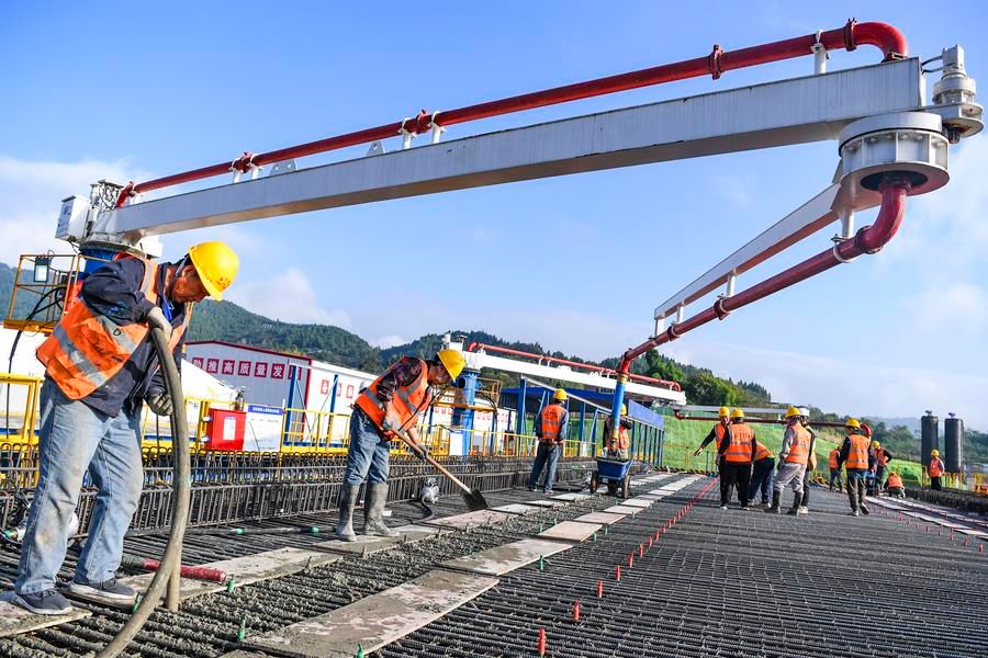 ฉงชิ่งเริ่มงานผลิต 'คานกล่อง' สร้างทางรถไฟความเร็วสูงสายใหม่