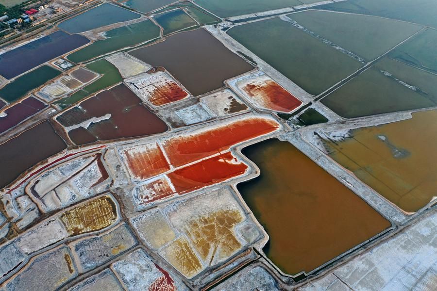 ทะเลสาบเกลืออวิ้นเฉิง 'จานสียักษ์' จากธรรมชาติในซานซี