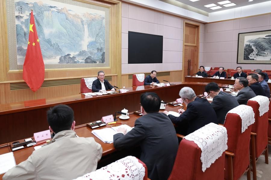 นายกฯ จีนประชุมผชช.เศรษฐกิจ-ผู้ประกอบการ