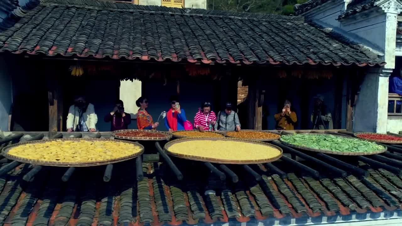 สีสันสารทฤดูแต่งแต้ม 'ชนบทสุดงดงาม' ในเจียงซี