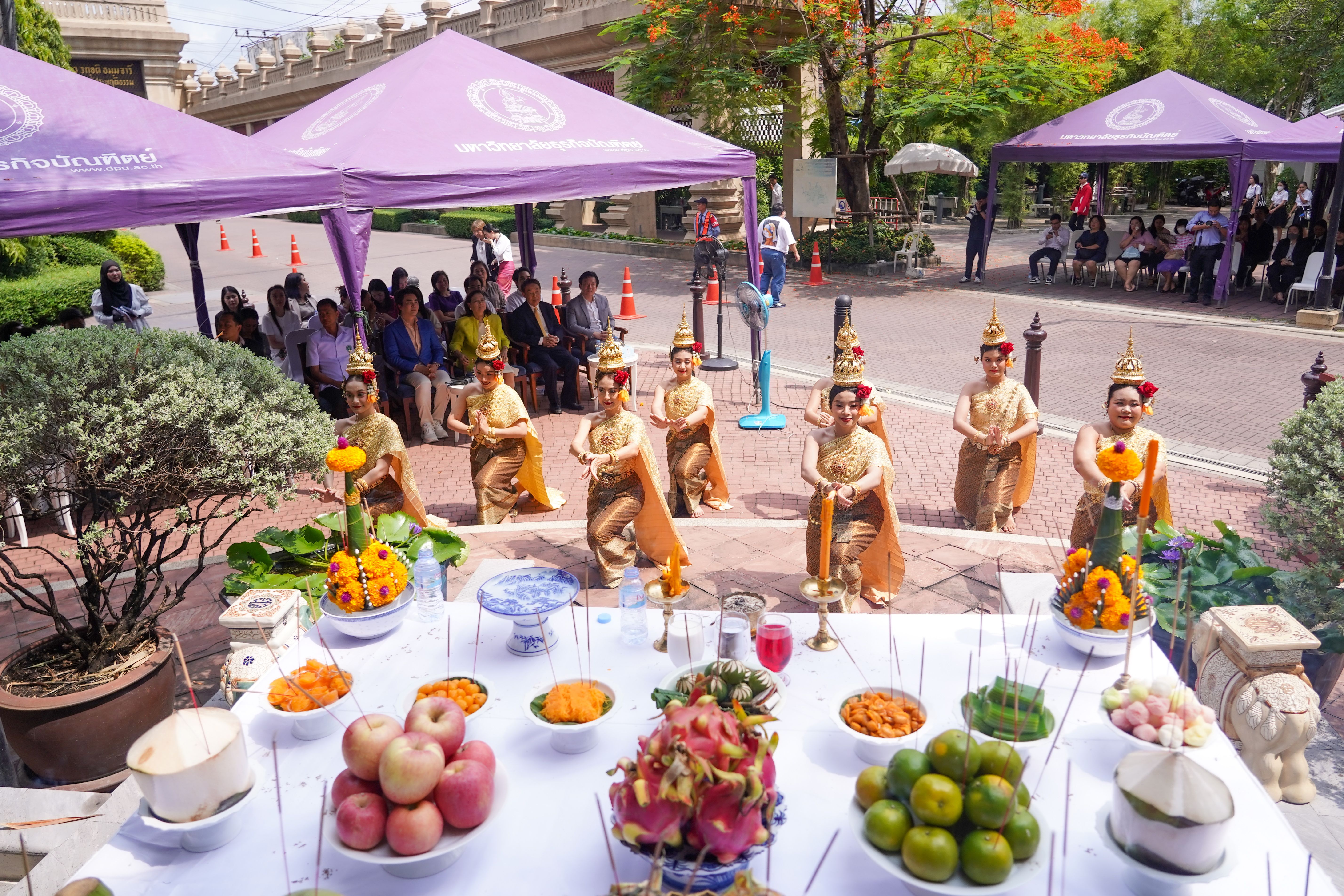 วิทยาลัยการแพทย์แบบบูรณาการ DPU บวงสรวง “พระสิทธิธาดา”และทำบุญเลี้ยงพระ เปิดพื้นที่การเรียนรู้ใหม่ เดินหน้าผลิตบุคลากรสุขภาพตอบโจทย์อนาคตสุขภาวะแบบองค์รวม