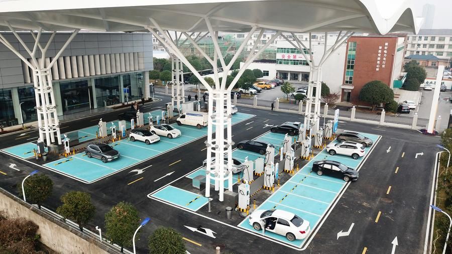 จีนมีเสาชาร์จรถ EV กว่า 11 ล้านต้นแล้ว