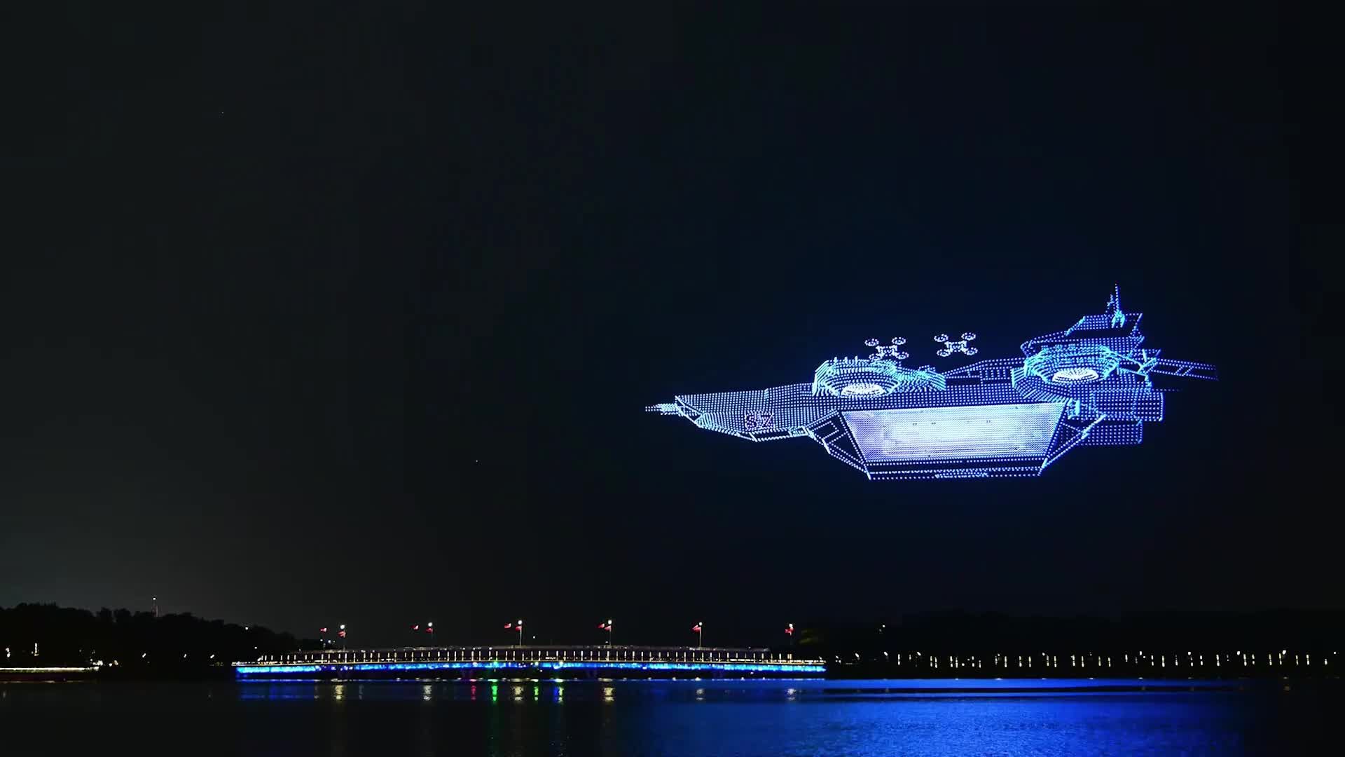สองสถิติโลก! จีนบิน 'โดรน' กว่าหมื่นลำ โชว์แสงสีกลางฟ้าเซินเจิ้น