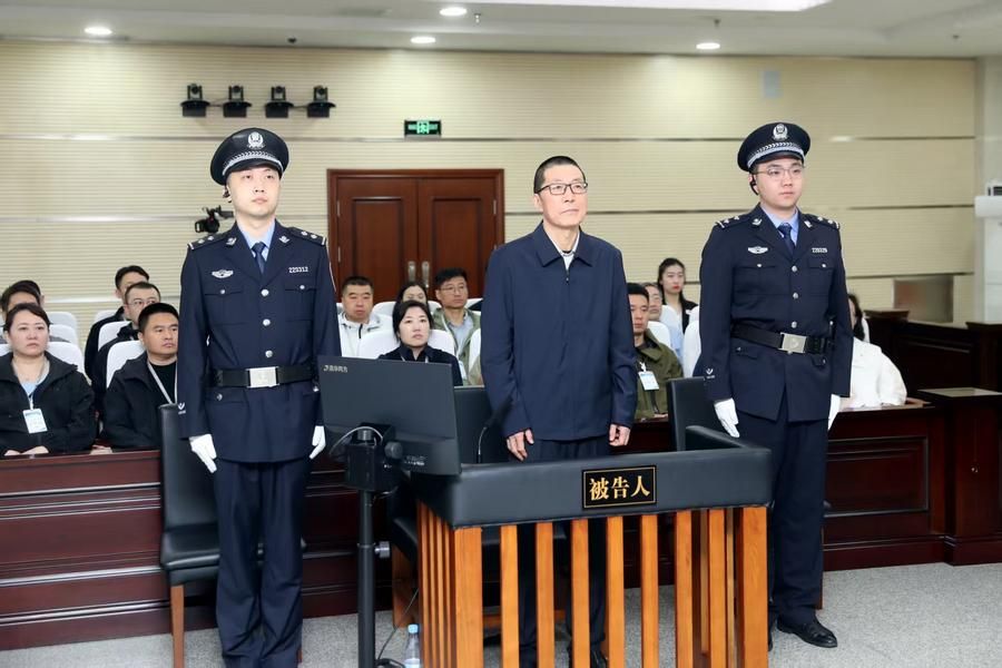 ศาลจีนฟันโทษอดีตปธ. 'ชิงหัว ยูนิกรุ๊ป' ประหารชีวิตรอลงอาญา